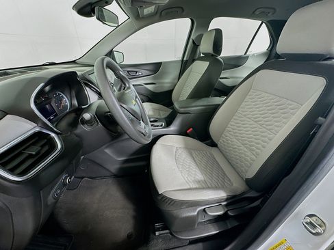 Used 2020 Chevrolet Equinox LS FWD image 13
