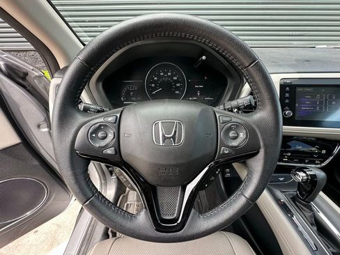 Used 2022 Honda HR-V EX-L image 16