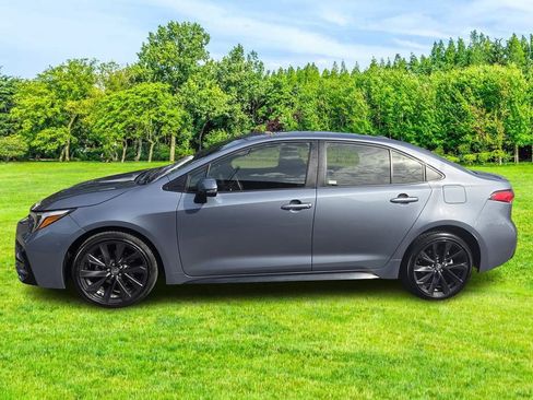 Used 2024 Toyota Corolla SE w/ SE Package FWD image 5