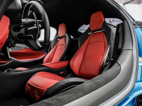 Used 2024 McLaren Artura RWD image 43