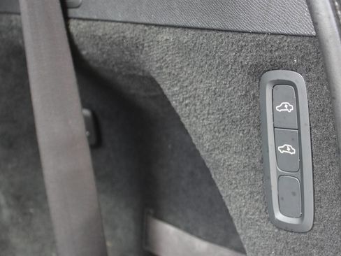 Used 2016 Volvo XC90 T6 R-Design w/ Vision Package image 40