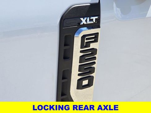 New 2026 Ford F250 XLT w/ FX4 Off-Road Package image 9