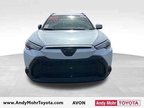Used 2023 Toyota Corolla Cross SE image 3
