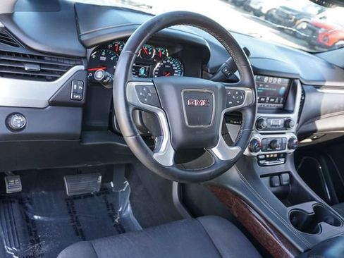 Used 2020 GMC Yukon SLE w/ SLE Value Package RWD image 12