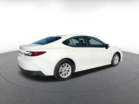 Used 2025 Toyota Camry LE image 12