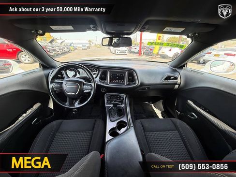 Used 2018 Dodge Challenger SXT w/ Driver Convenience Group RWD image 30