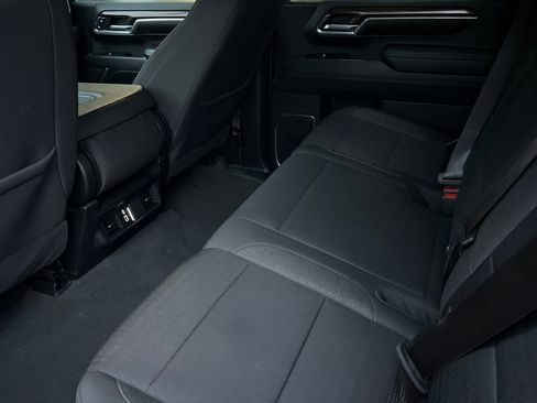 Used 2024 Chevrolet Silverado 2500 LT image 12