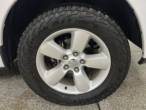 Used 2016 RAM 1500 Express AWD/4WD image 9