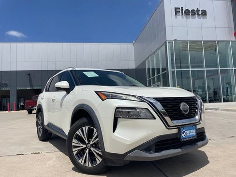 Certified 2021 Nissan Rogue SV w/ Premium Package FWD image 1