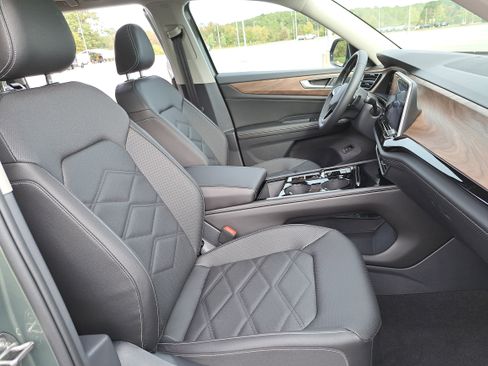 New 2026 Volkswagen Atlas SE image 10