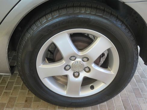 Used 2004 Toyota Camry SE image 8