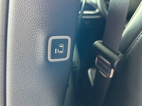 New 2026 Chrysler Pacifica Limited w/ S Appearance Package FWD image 37