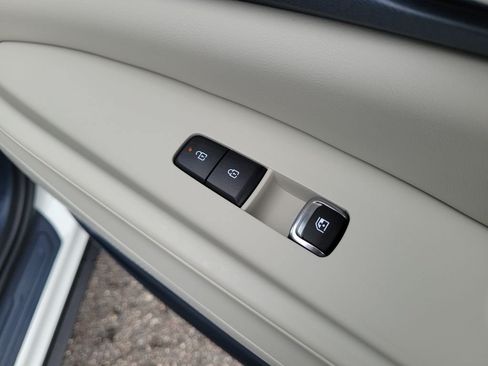 New 2026 Kia Carnival EX FWD image 11