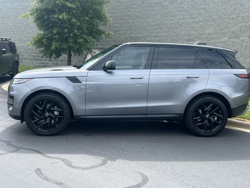Used 2024 Land Rover Range Rover Sport SE AWD/4WD image 5
