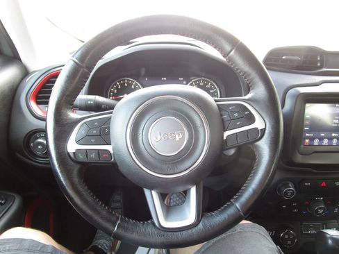 Used 2018 Jeep Renegade Trailhawk w/ Cold Weather Group II AWD/4WD image 16