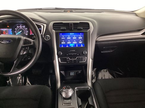 Used 2020 Ford Fusion SE image 13