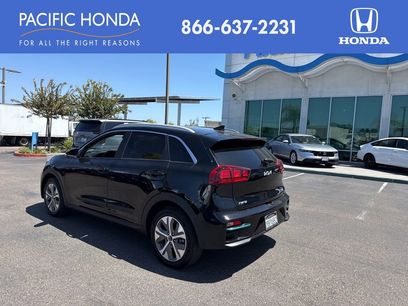 Used 2022 Kia Niro EX
