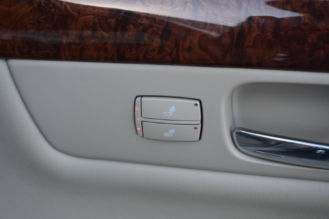 Used 2007 Cadillac DTS Luxury I w/ Sun And Sound Package FWD image 35