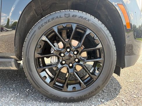 Used 2026 GMC Yukon Denali w/ Sun & Power Step Package AWD/4WD image 15