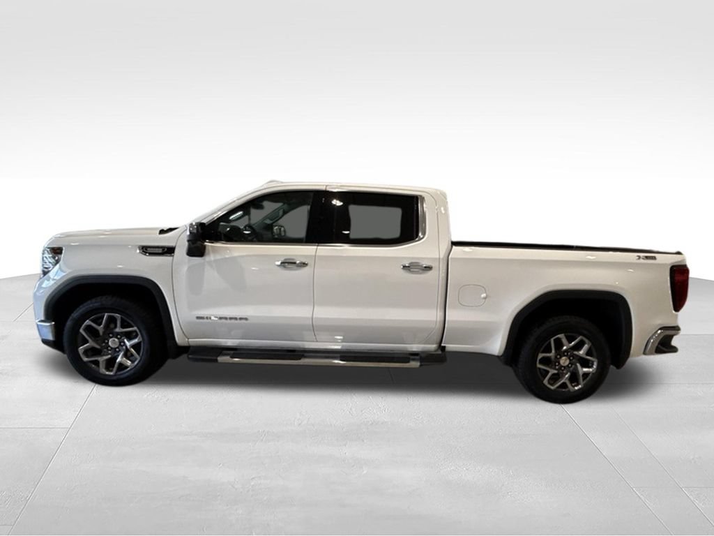 Used 2023 GMC Sierra 1500 SLT AWD/4WD image 4