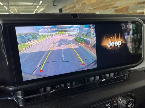 Used 2025 Jeep Wrangler Unlimited Sport AWD/4WD image 38