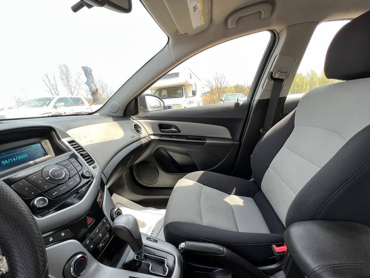 Used 2013 Chevrolet Cruze LS FWD image 2