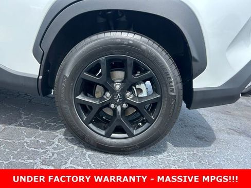 Used 2025 Toyota Corolla Cross LE FWD image 10