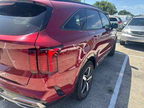 Used 2022 Kia Sorento S w/ Panoramic Sunroof Package FWD image 5