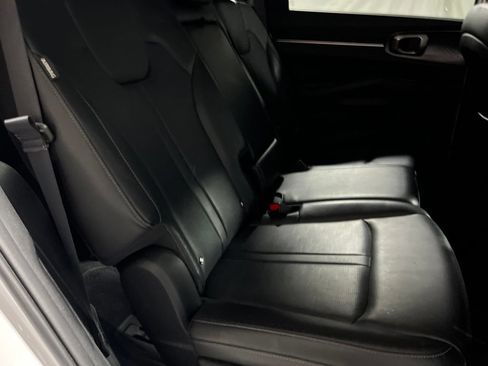 Used 2024 Kia Sorento S w/ Panoramic Sunroof Package FWD image 11