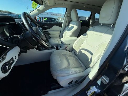 Certified 2020 Jeep Cherokee Limited image 9