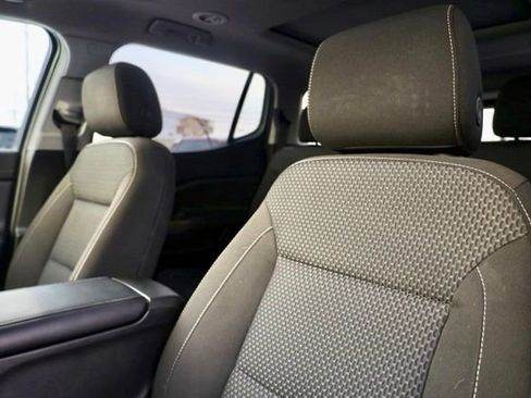 Certified 2023 GMC Acadia SLE w/ Driver Convenience Package image 22