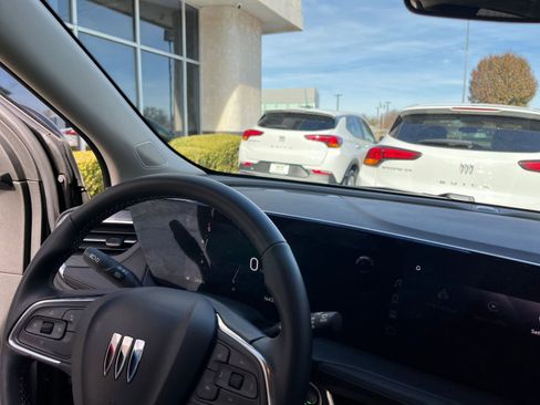 Used 2025 Buick Encore GX Preferred image 33