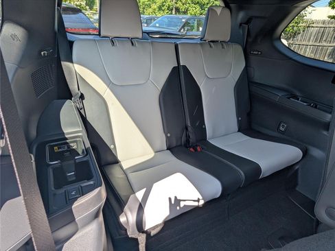New 2026 Lexus TX 500h AWD image 10