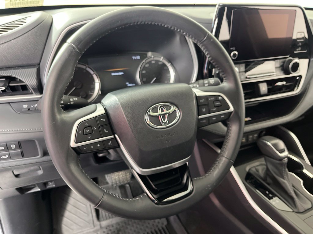 Used 2023 Toyota Highlander XSE FWD image 30