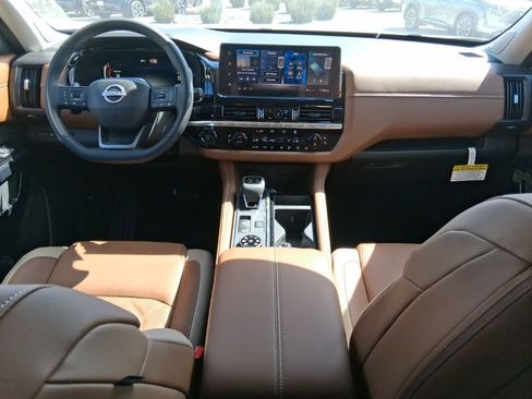 New 2026 Nissan Pathfinder Platinum w/ Cargo Package AWD/4WD image 10