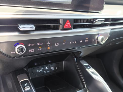 Certified 2025 Kia Sorento EX FWD image 26
