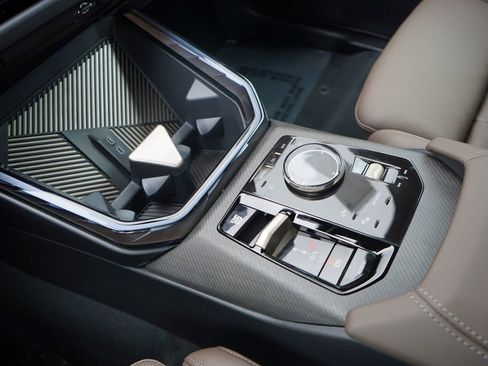 Used 2025 BMW X3 xDrive30i w/ Convenience Package image 17