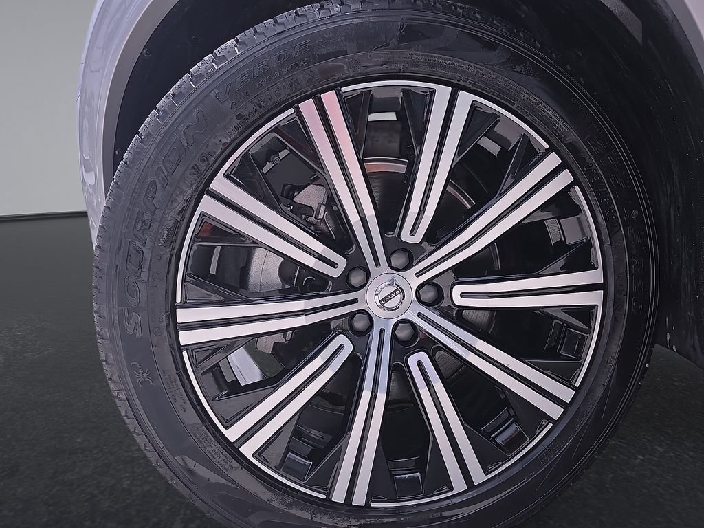 Used 2025 Volvo XC90 B5 Core AWD/4WD image 45