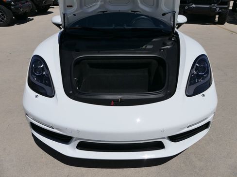 Used 2024 Porsche 718 Boxster RWD image 26