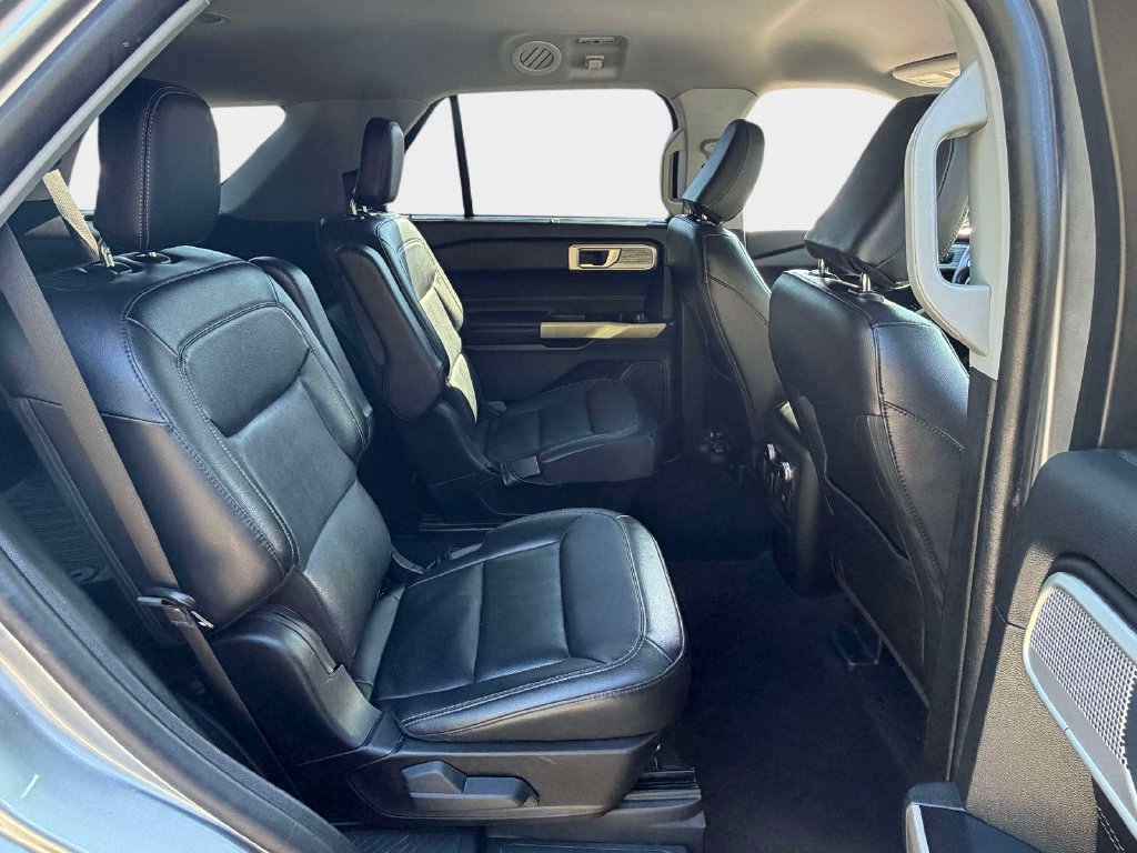 Used 2023 Ford Explorer Limited w/ Equipment Group 301A AWD/4WD image 10