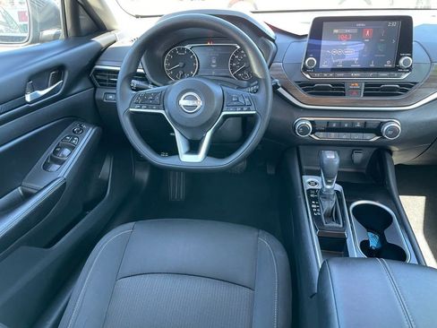 Certified 2024 Nissan Altima 2.5 SV FWD image 9