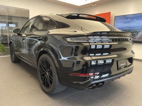 New 2025 Porsche Cayenne Coupe AWD/4WD image 3