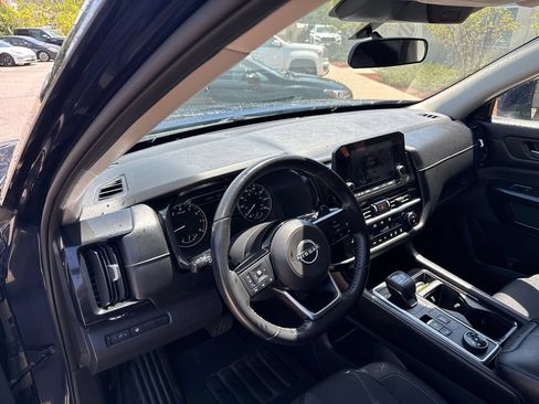 Used 2022 Nissan Pathfinder SV AWD/4WD image 23