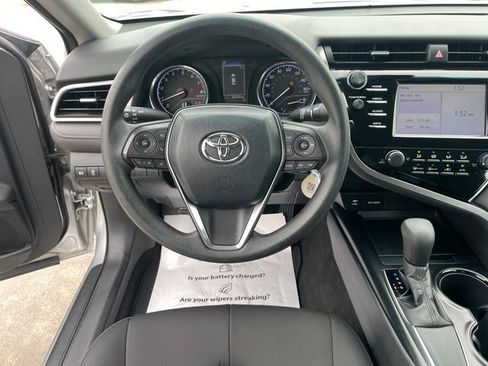 Used 2018 Toyota Camry LE FWD image 28