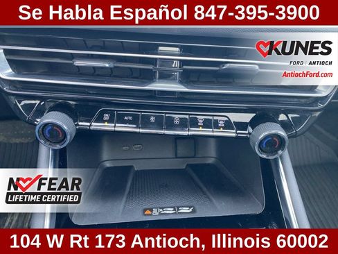 Used 2024 Chevrolet Traverse RS AWD/4WD image 46