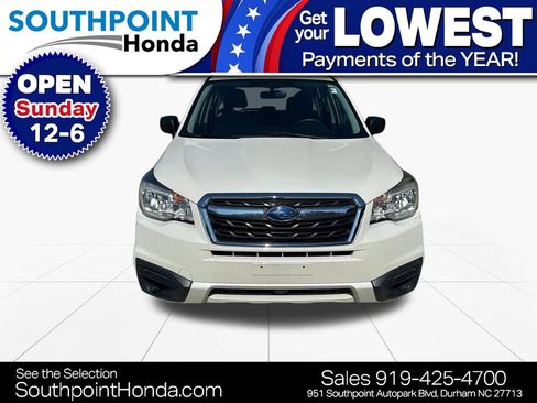 Used 2017 Subaru Forester 2.5i AWD/4WD image 2