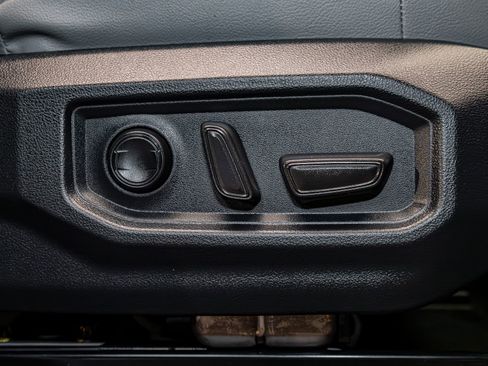 Used 2025 Toyota Tundra Limited image 24