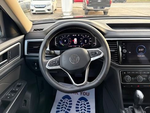 Used 2023 Volkswagen Atlas SE w/ Panoramic Sunroof Package image 10