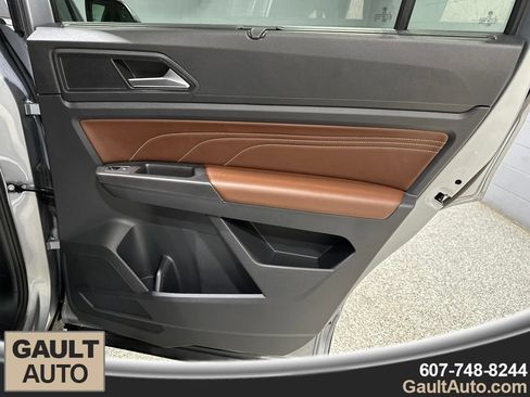 Used 2022 Volkswagen Atlas SEL AWD/4WD image 19