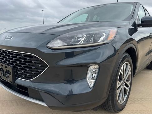 Used 2022 Ford Escape SEL w/ Technology Package FWD image 11